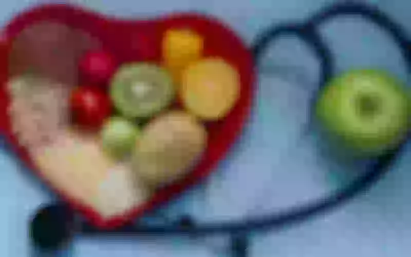 الكشف عن فاكهة شهيرة تخفض الكوليسترول وتقيك من أي من أمراض القلب (تابع التقرير لتعرف فوائدها الجمة)
