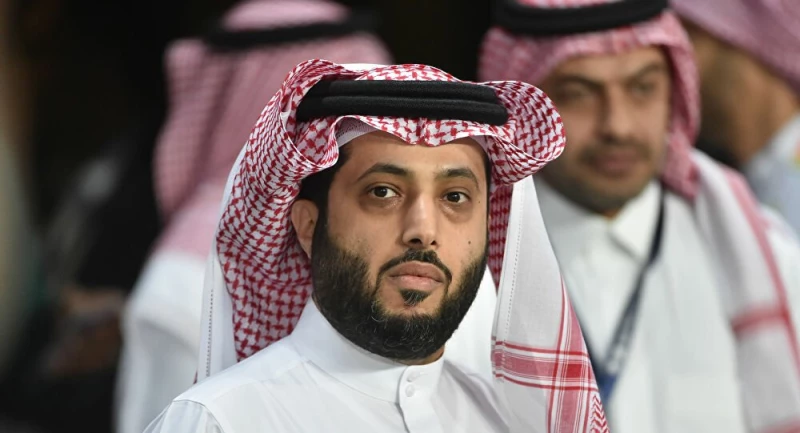  تركي آل الشيخ يشجع المنتخب الذي سيلعب ضد قطر