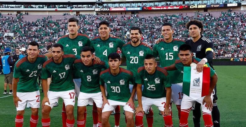 لسبب غريب ولا يتوقعة عقل.. بعثة منتخب المكسيك تطلب تناول الكبسة قبل المباراة أمام السعودية !!