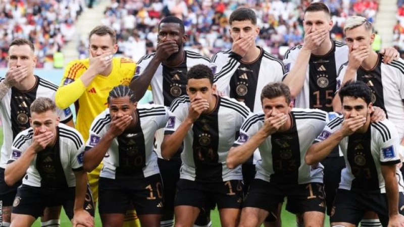 الفيفا يفرض عقوبة مؤلمة وكبيرة على منتخب ألمانيا في كأس العالم قطر 2022 لهذا السبب !!