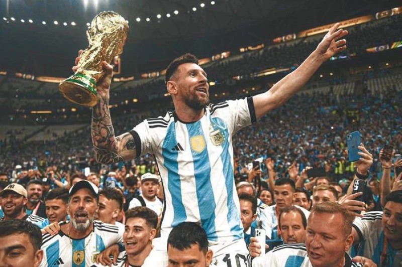 لن تصدق....تهنئة رونالدو لميسي بعد الفوز ببطل كأس العالم 2022
