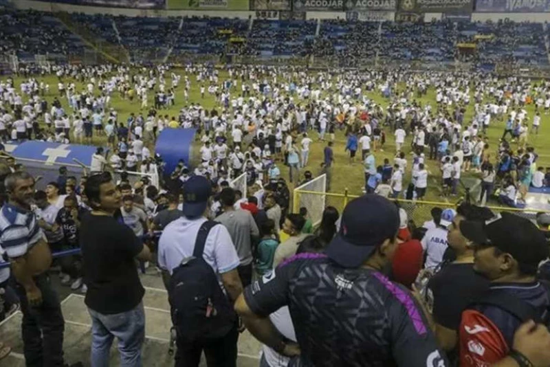 مفاجئة صادمة .. اتحاد السلفادور لكرة القدم يلغي بطولة الدوري فما هو السر الخطير ؟