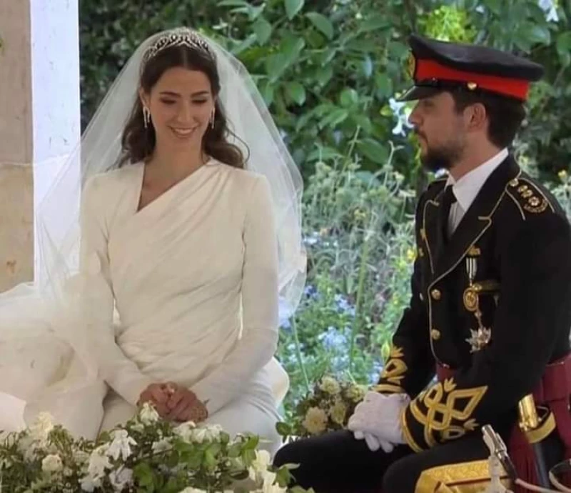 شاهد لقطات تاريخية لا تنسى من حفل زفاف الأمير الحسين ولي عهد ملك الأردن و رجوة آل سيف ( شاهد الصور) 