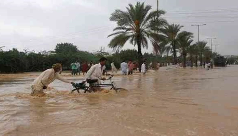 أمطار فيضانية تجتاح مصر خلال الساعات القادمة بعد إعصار ليبيا.. والأرصاد الجوية تدق ناقوس الخطر وتحذر من الكارثة الكبرى وهذه المناطق الأكثر تضررًا!