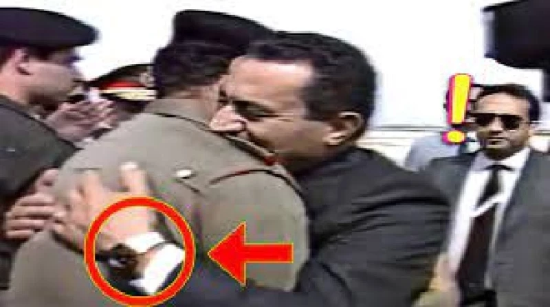 لن تصدق كيف اكتشف صدام حسين جهاز التنصت في ساعة حسني مبارك... التفاصيل في الفيديو!